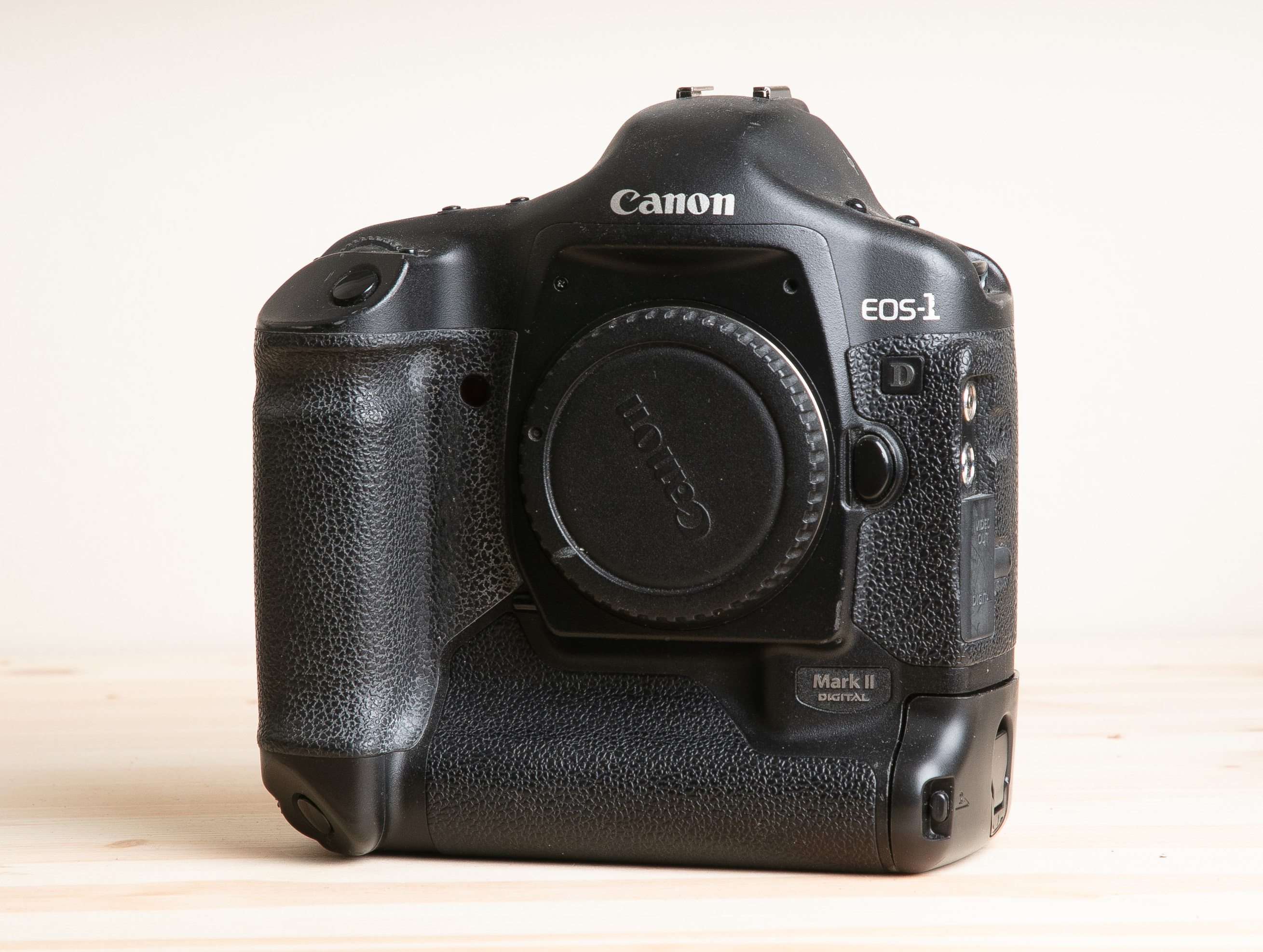 CANON EOS-1 D Mark II 