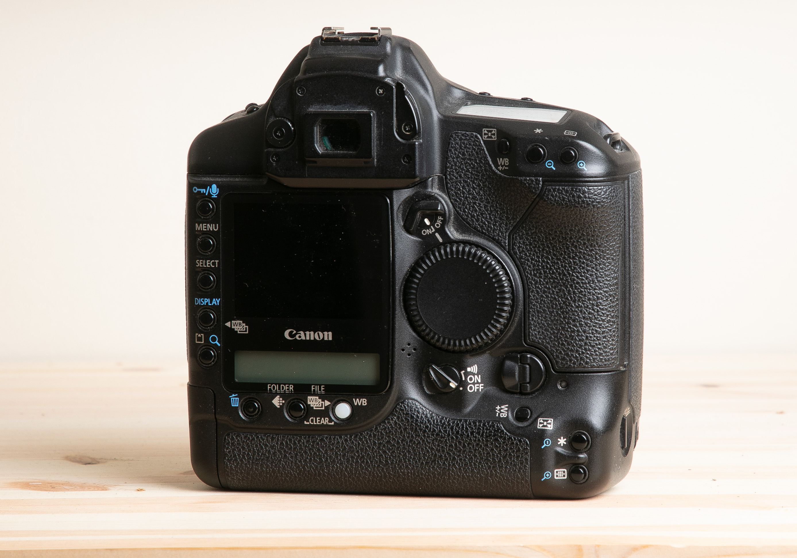 CANON  EOS-1 D Mark II N   2