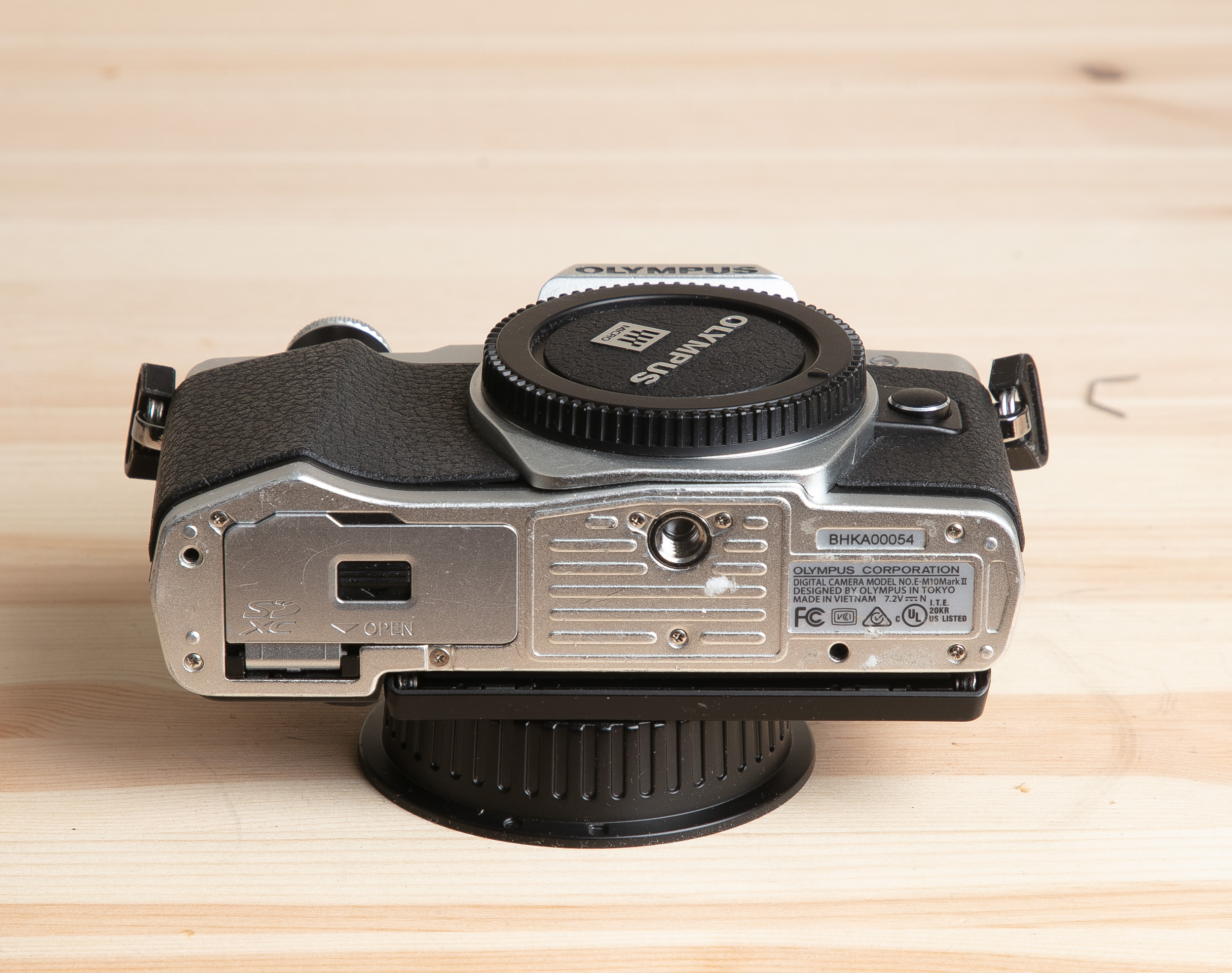 OLYMPUS OM-D E-M10 II 5