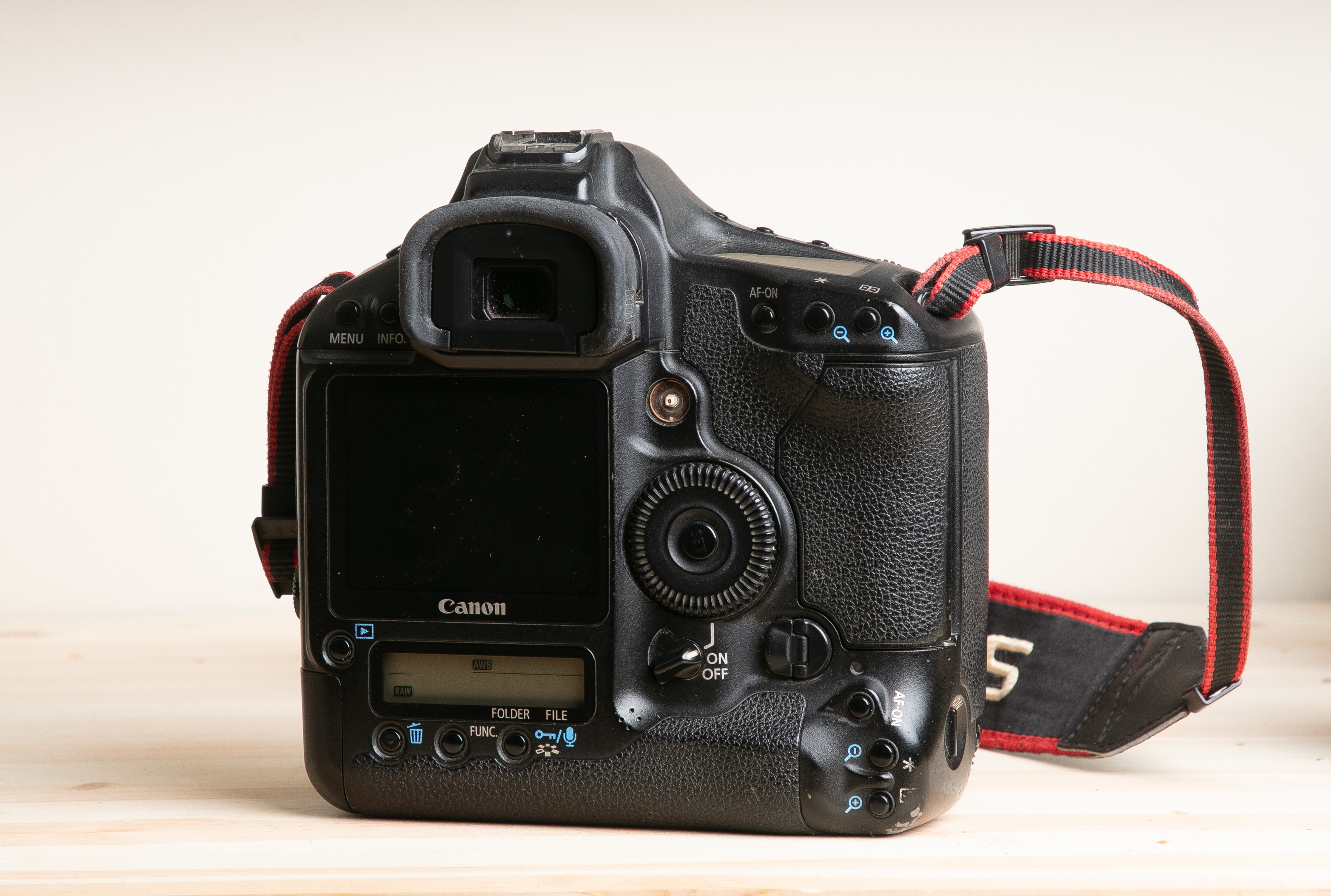 CANON EOS-1D Mark III  531254 2