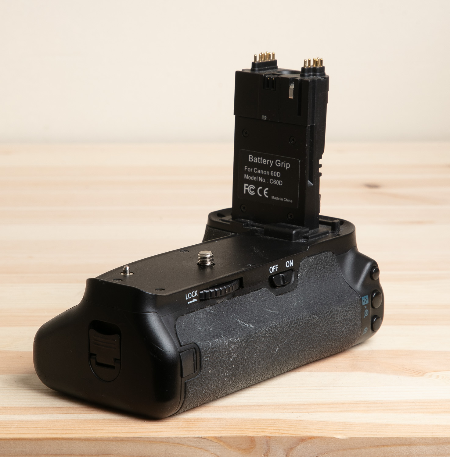 CANON C60D BATTERYGRIP