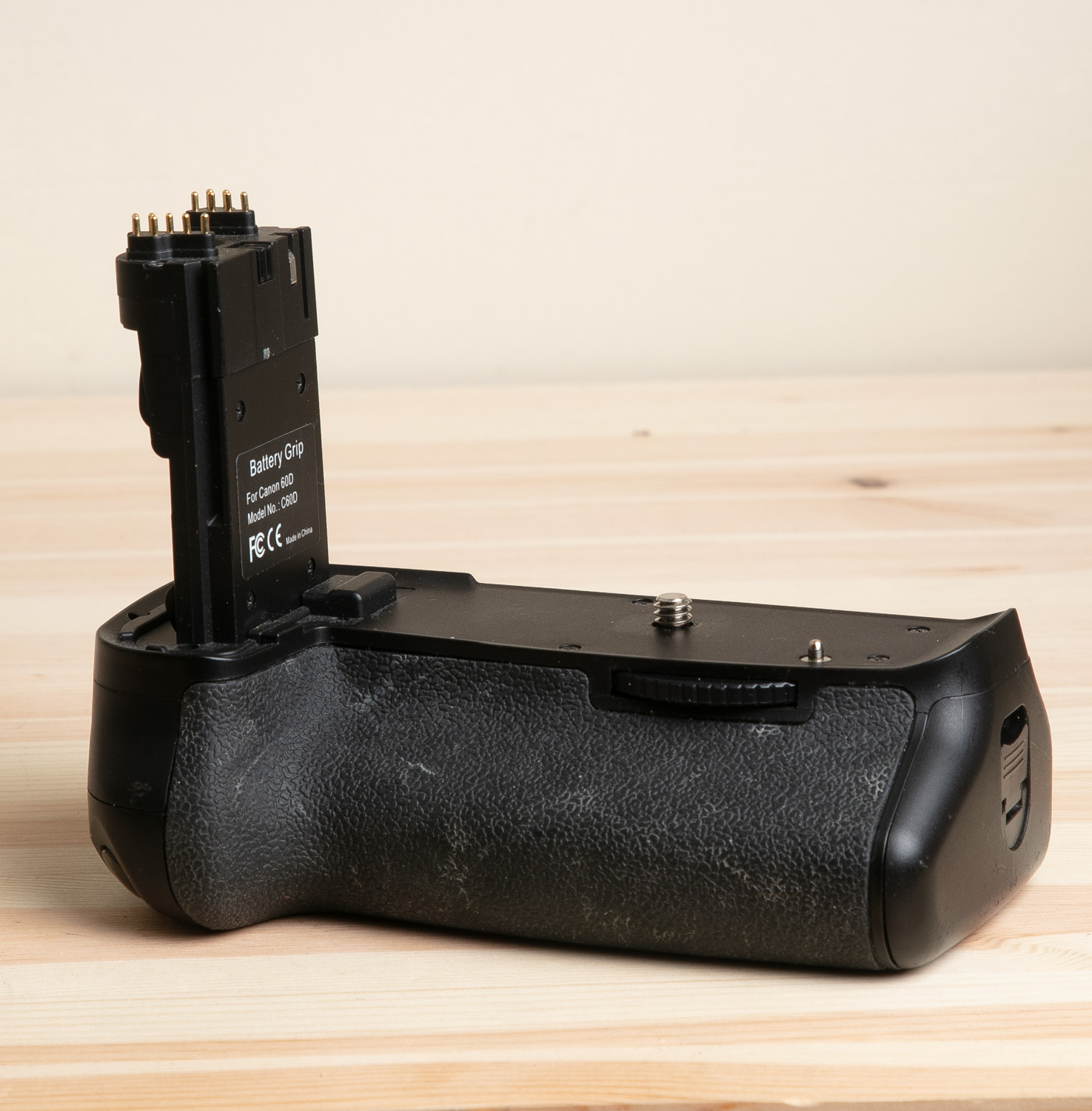 CANON C60D BATTERYGRIP 2