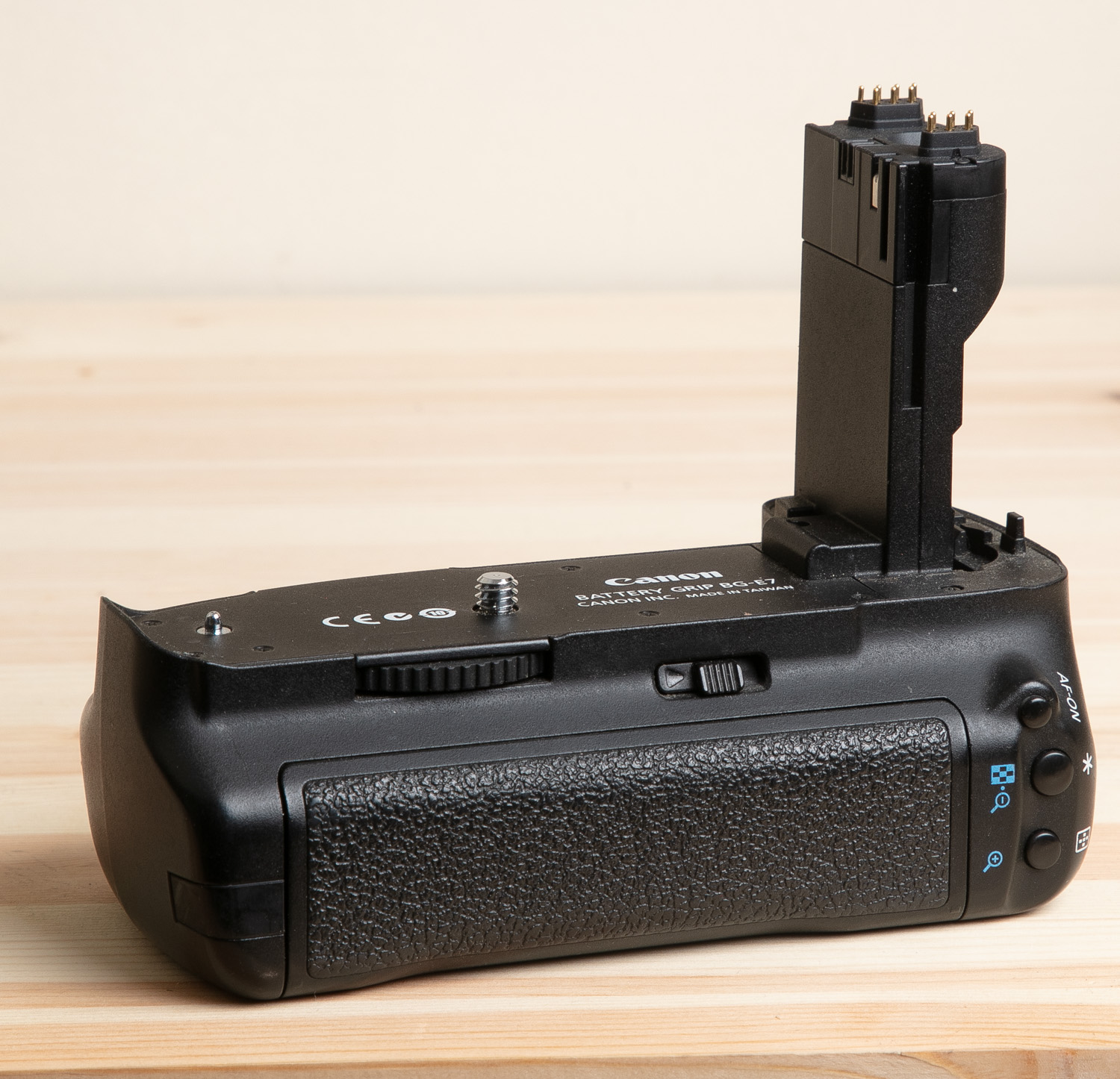 CANON BATTERYGRIP BG-E7