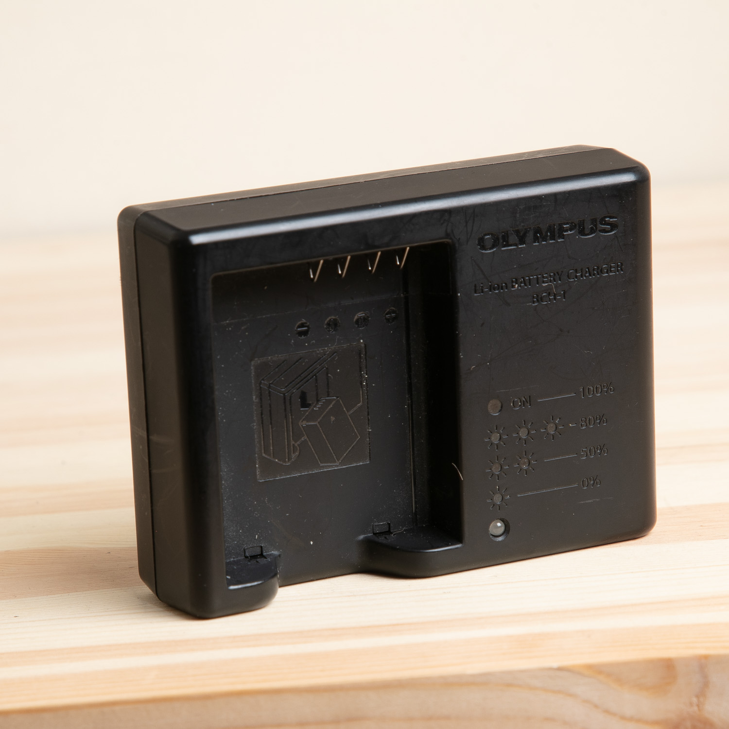 OLYMPUS LATURI  BCH-1