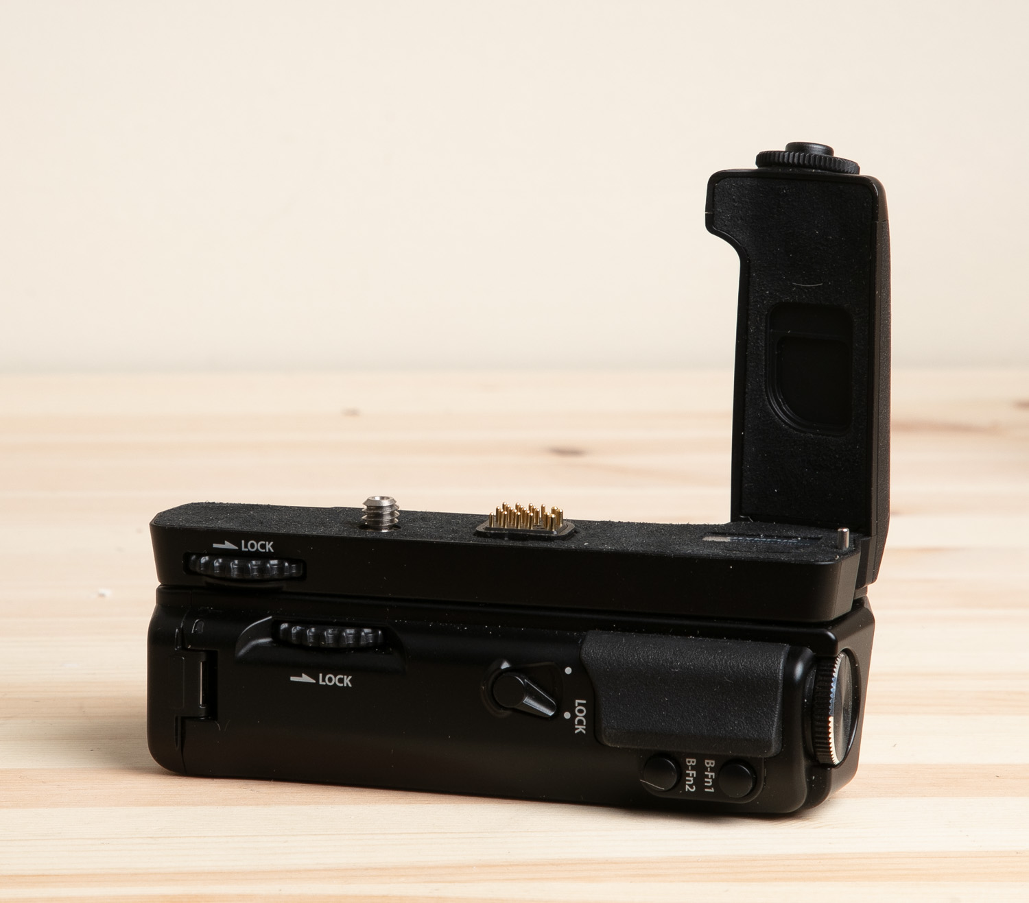 OLYMPUS OM-D HLD-6 AKKUKAHVA 3