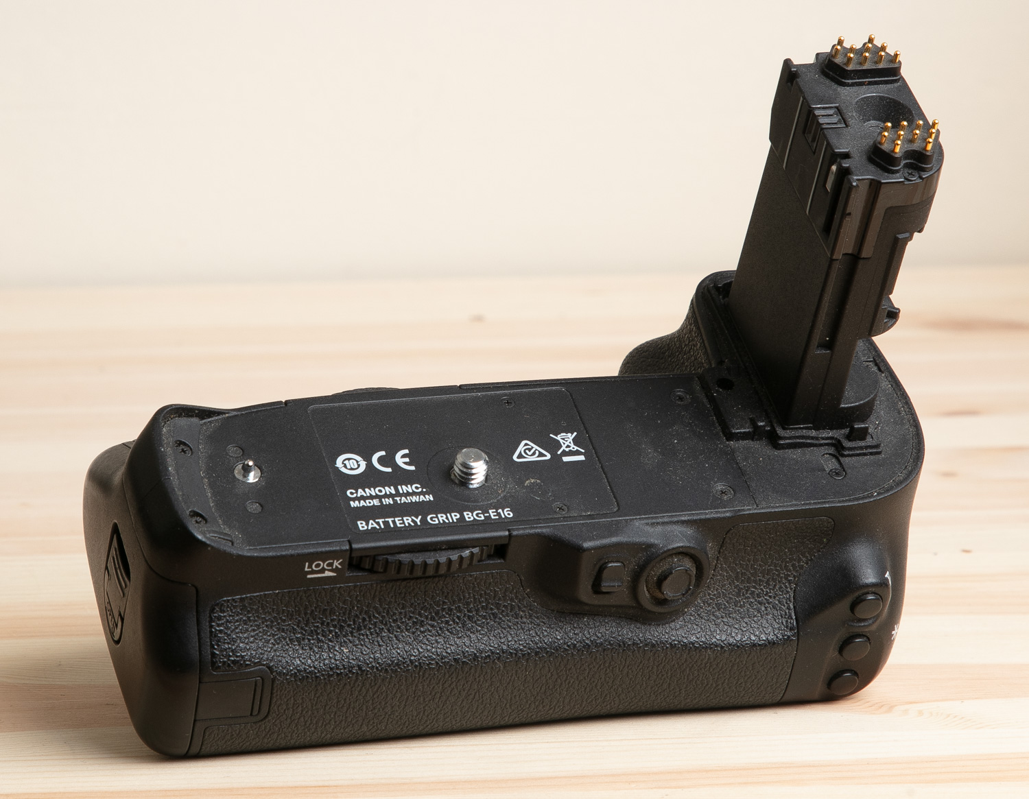 CANON  BG-E16 BATTERYGRIP 2
